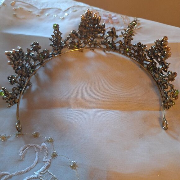 Flower & Bead Tiara - Picture 2 of 3